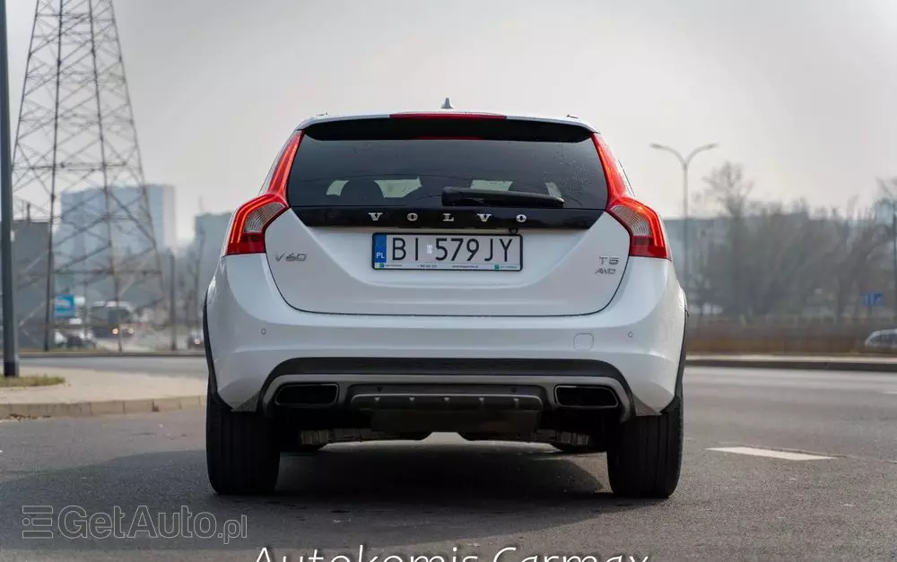 VOLVO V60 Cross Country T5 AWD Summum