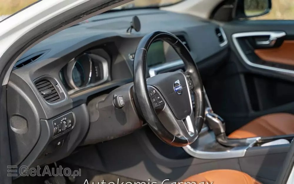 VOLVO V60 Cross Country T5 AWD Summum