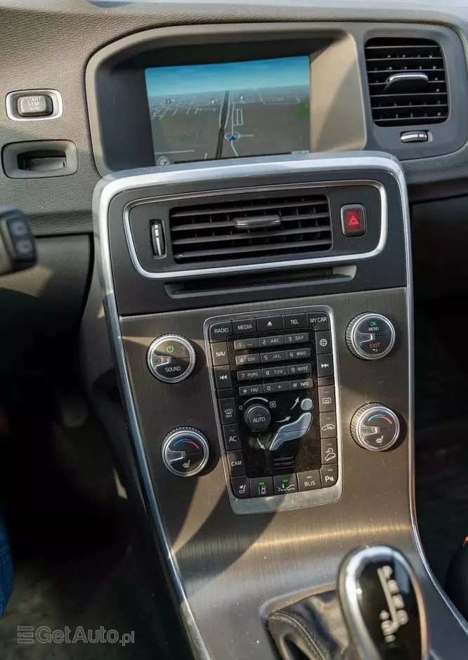 VOLVO V60 Cross Country T5 AWD Summum