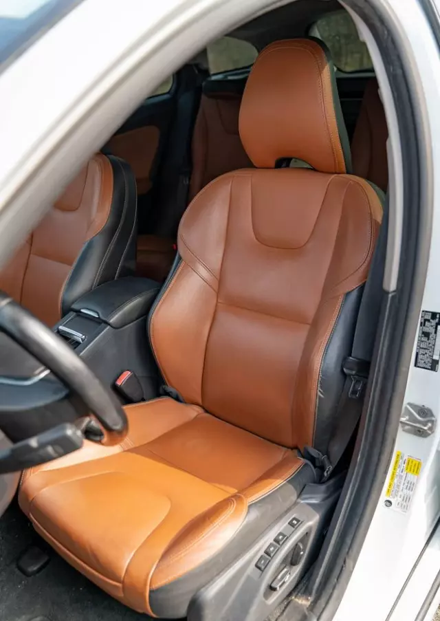 VOLVO V60 Cross Country T5 AWD Summum