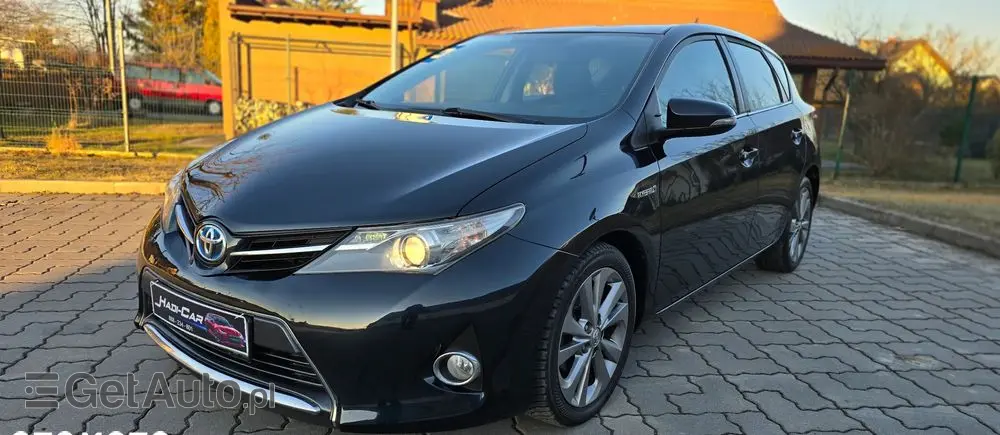 TOYOTA Auris 