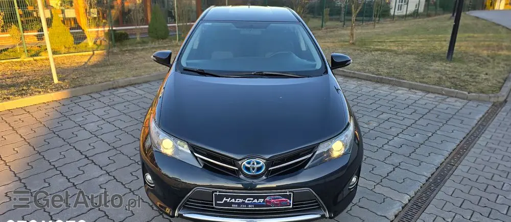 TOYOTA Auris 