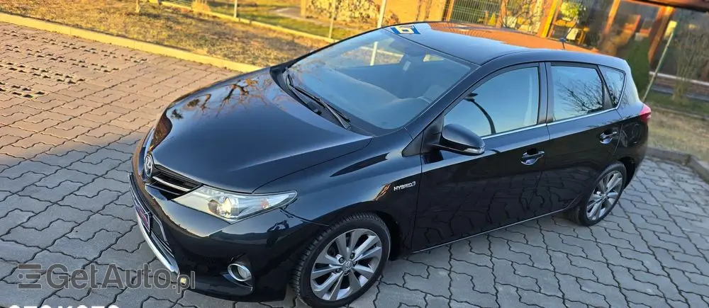 TOYOTA Auris 