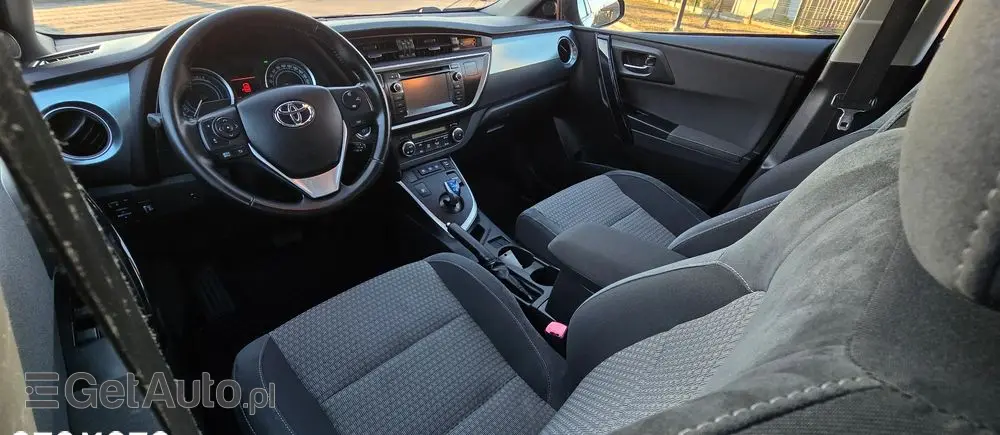 TOYOTA Auris 