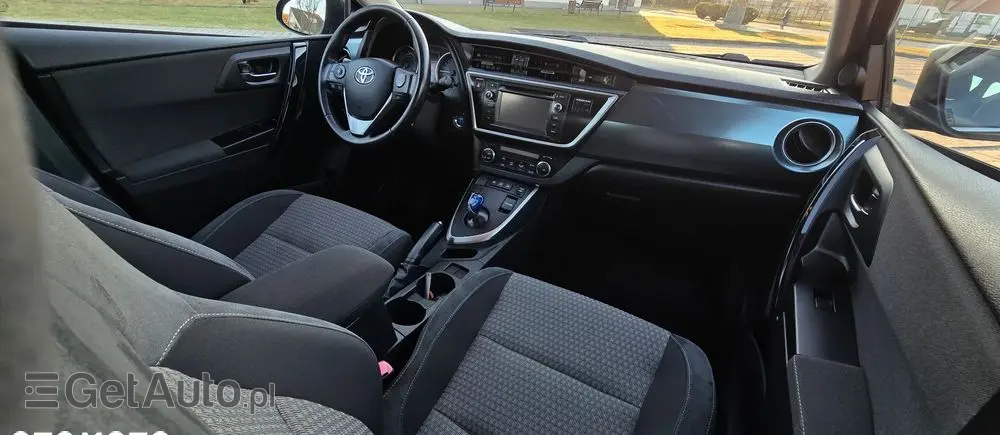 TOYOTA Auris 