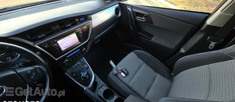 TOYOTA Auris 