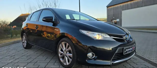 TOYOTA Auris 