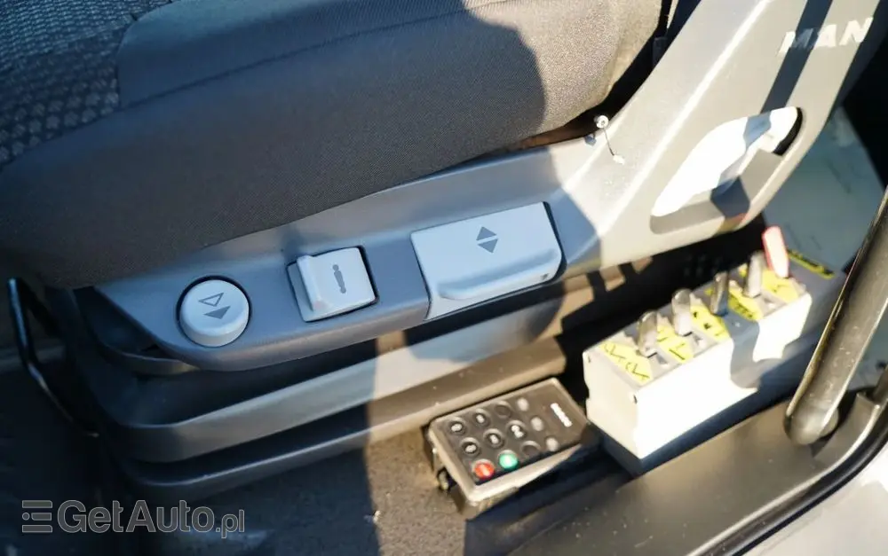 MAN TGS 26.440 / HAKOWIEC / MARREL AL TAM 20U  / 20 T / 6x2 / OŚ SKRĘTNA PODNOSZONA / OPONY 100% / EURO 6 