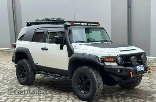 TOYOTA FJ Cruiser 