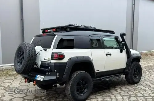 TOYOTA FJ Cruiser 