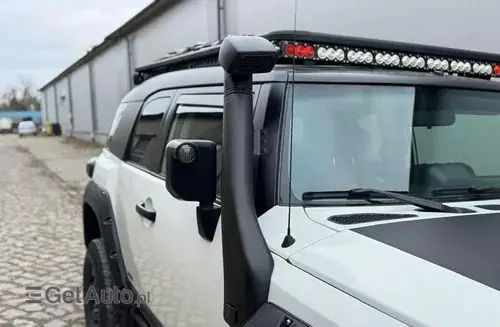 TOYOTA FJ Cruiser 