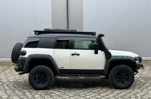 TOYOTA FJ Cruiser 