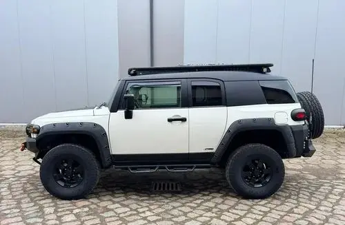 TOYOTA FJ Cruiser 