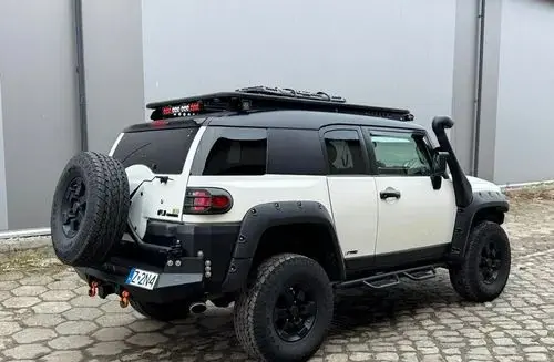 TOYOTA FJ Cruiser 