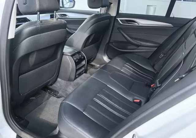 BMW Seria 5 518d Business Edition