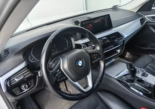 BMW Seria 5 518d Business Edition