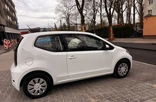 VOLKSWAGEN Up! 