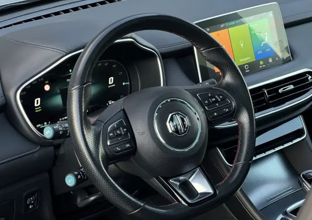 MG HS PHEV Luxury