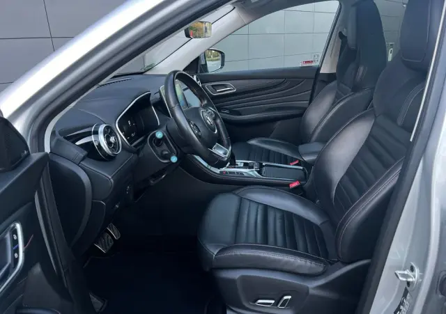 MG HS PHEV Luxury