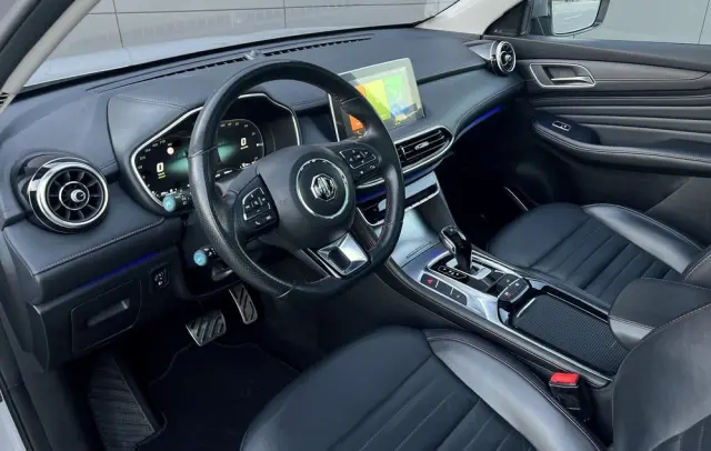 MG HS PHEV Luxury