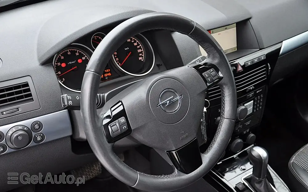 OPEL Astra 1.8 Automatik Cosmo