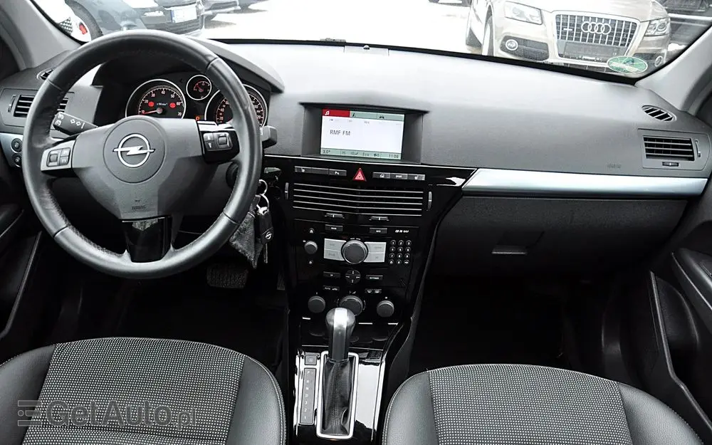 OPEL Astra 1.8 Automatik Cosmo