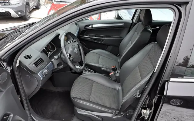 OPEL Astra 1.8 Automatik Cosmo
