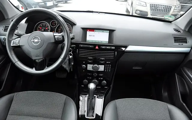 OPEL Astra 1.8 Automatik Cosmo