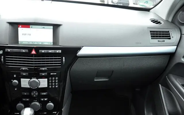 OPEL Astra 1.8 Automatik Cosmo