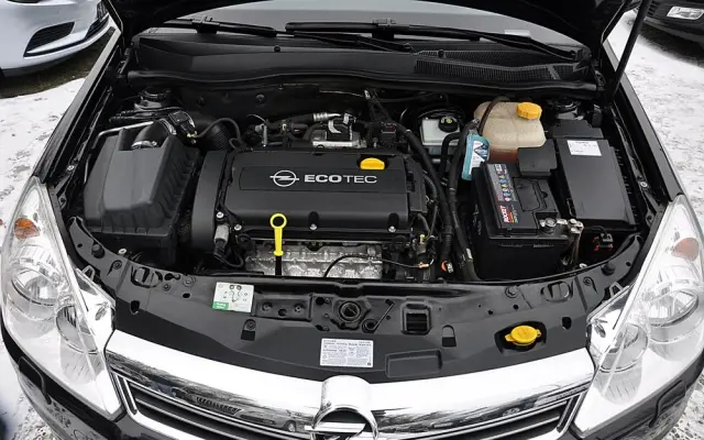 OPEL Astra 1.8 Automatik Cosmo