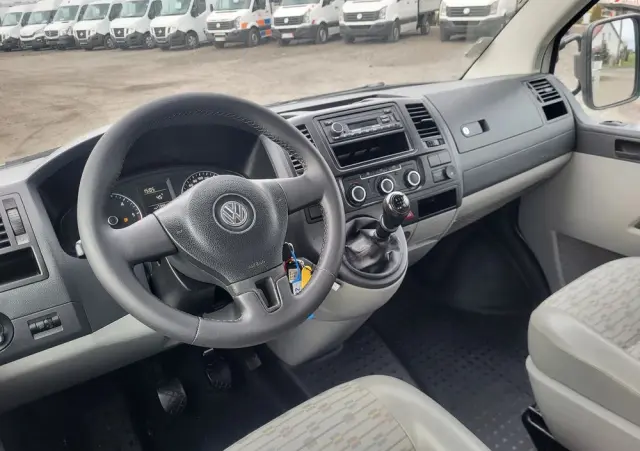 VOLKSWAGEN Transporter t5 lift doka klima stan idealny 