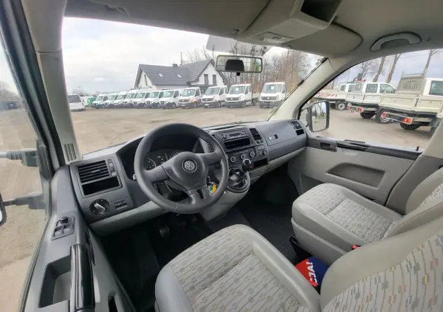 VOLKSWAGEN Transporter t5 lift doka klima stan idealny 