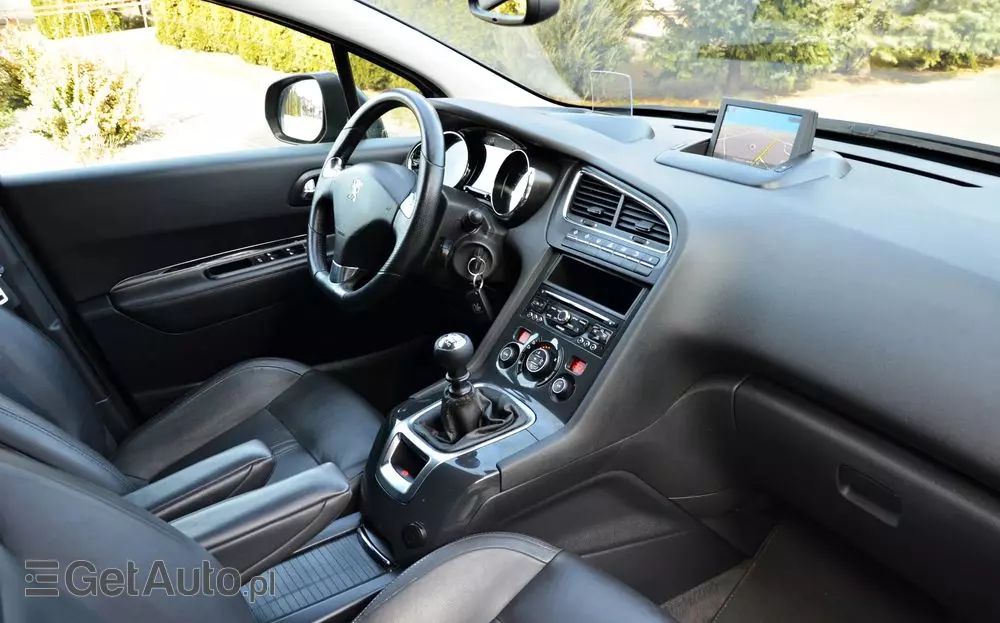 PEUGEOT 5008 HDI 115 Active