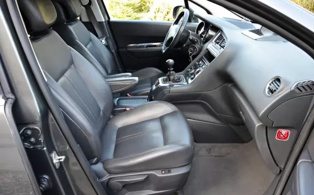 PEUGEOT 5008 HDI 115 Active