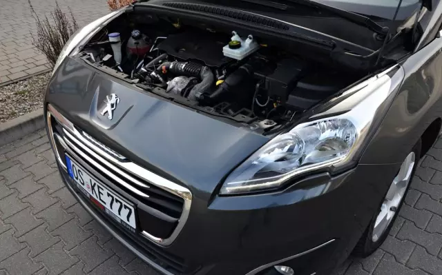 PEUGEOT 5008 HDI 115 Active