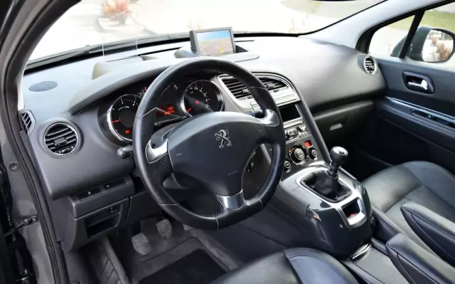 PEUGEOT 5008 HDI 115 Active