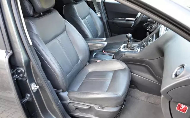 PEUGEOT 5008 HDI 115 Active