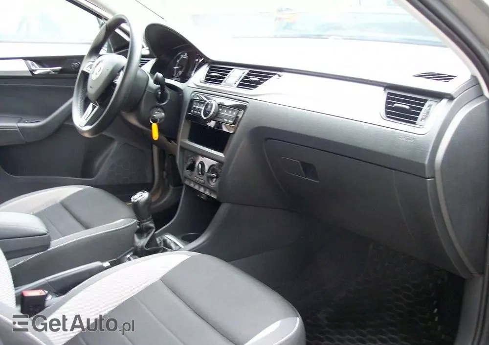 SKODA RAPID 1.0 TSI Ambition