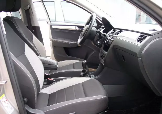 SKODA RAPID 1.0 TSI Ambition