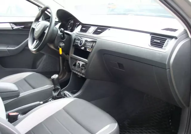 SKODA RAPID 1.0 TSI Ambition