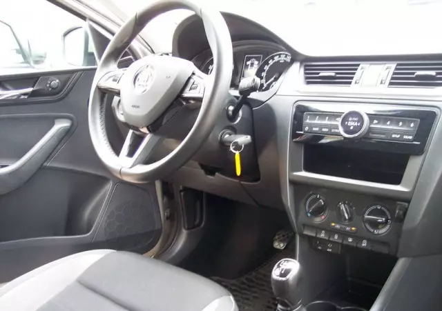 SKODA RAPID 1.0 TSI Ambition