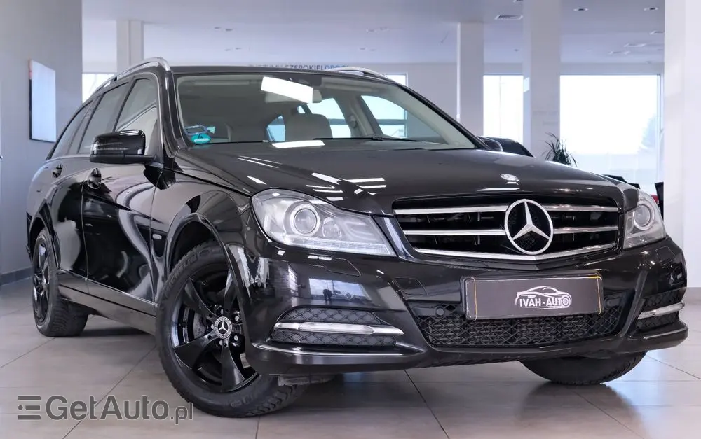 MERCEDES-BENZ Klasa C 200 CGI Automatik BlueEFFICIENCY Elegance