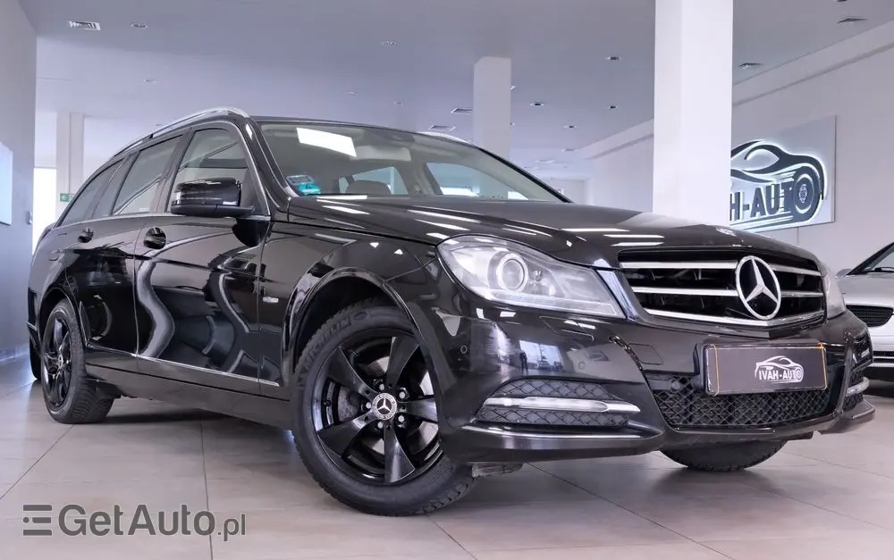 MERCEDES-BENZ Klasa C 200 CGI Automatik BlueEFFICIENCY Elegance