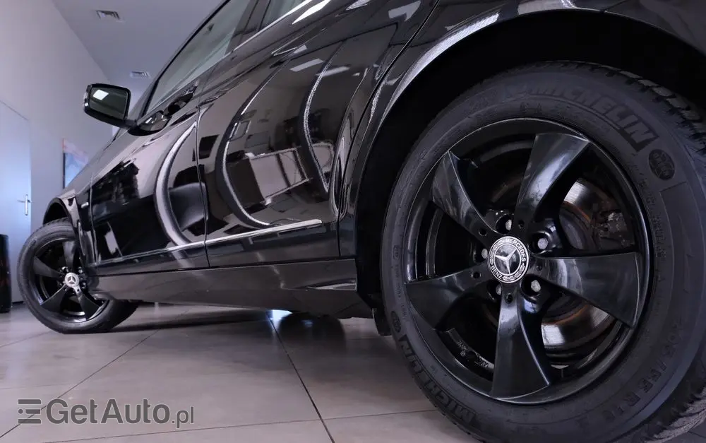 MERCEDES-BENZ Klasa C 200 CGI Automatik BlueEFFICIENCY Elegance