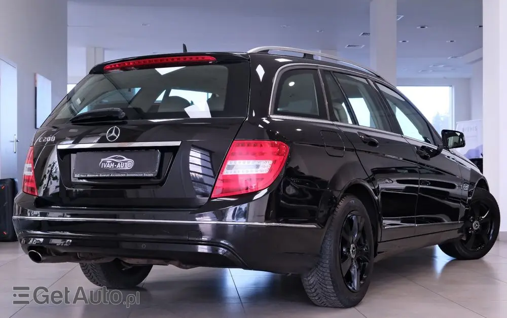 MERCEDES-BENZ Klasa C 200 CGI Automatik BlueEFFICIENCY Elegance