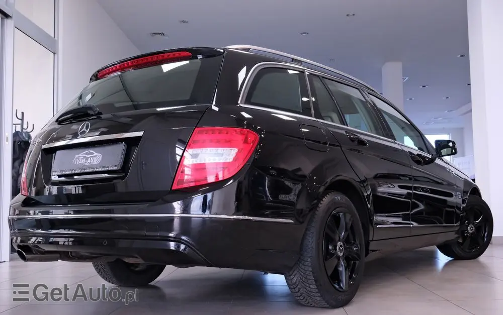MERCEDES-BENZ Klasa C 200 CGI Automatik BlueEFFICIENCY Elegance
