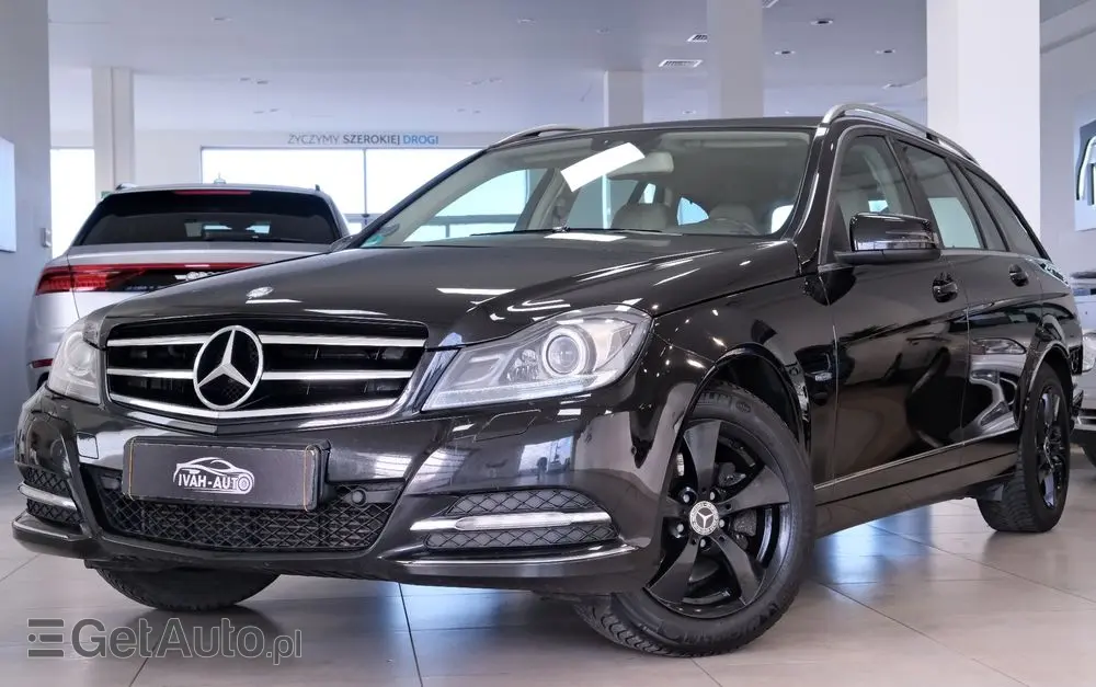 MERCEDES-BENZ Klasa C 200 CGI Automatik BlueEFFICIENCY Elegance