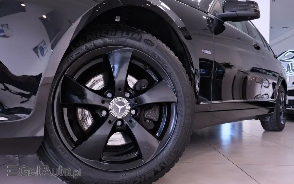 MERCEDES-BENZ Klasa C 200 CGI Automatik BlueEFFICIENCY Elegance