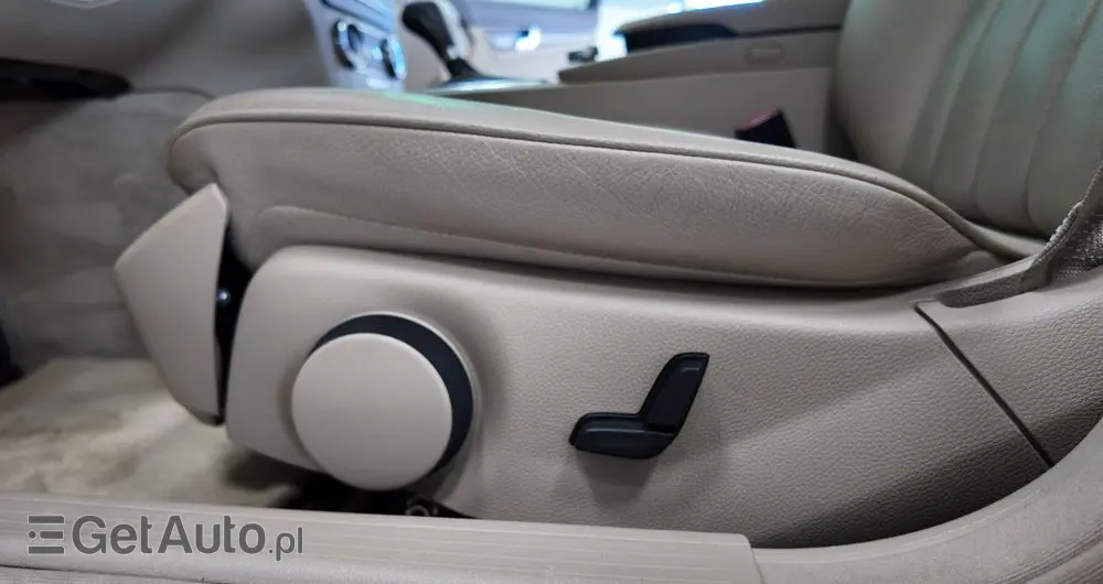 MERCEDES-BENZ Klasa C 200 CGI Automatik BlueEFFICIENCY Elegance