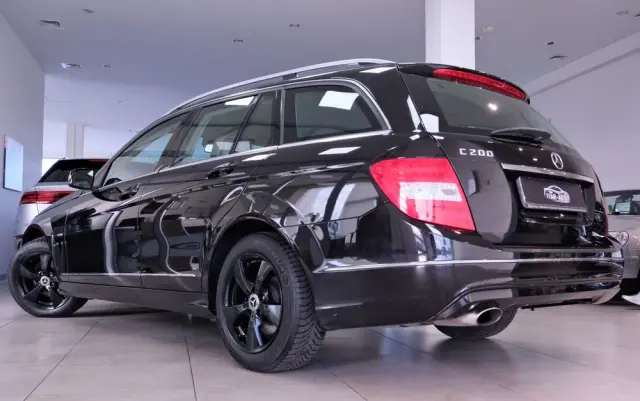 MERCEDES-BENZ Klasa C 200 CGI Automatik BlueEFFICIENCY Elegance